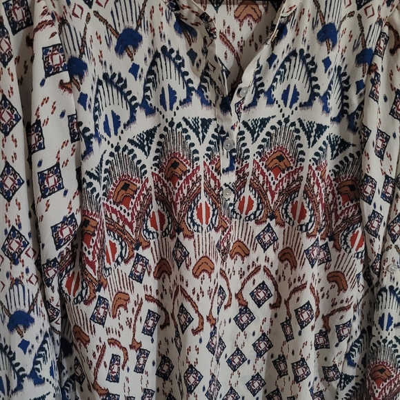 About A Girl Boho Aztec Print Tab Sleeve Top - Picture 3 of 9